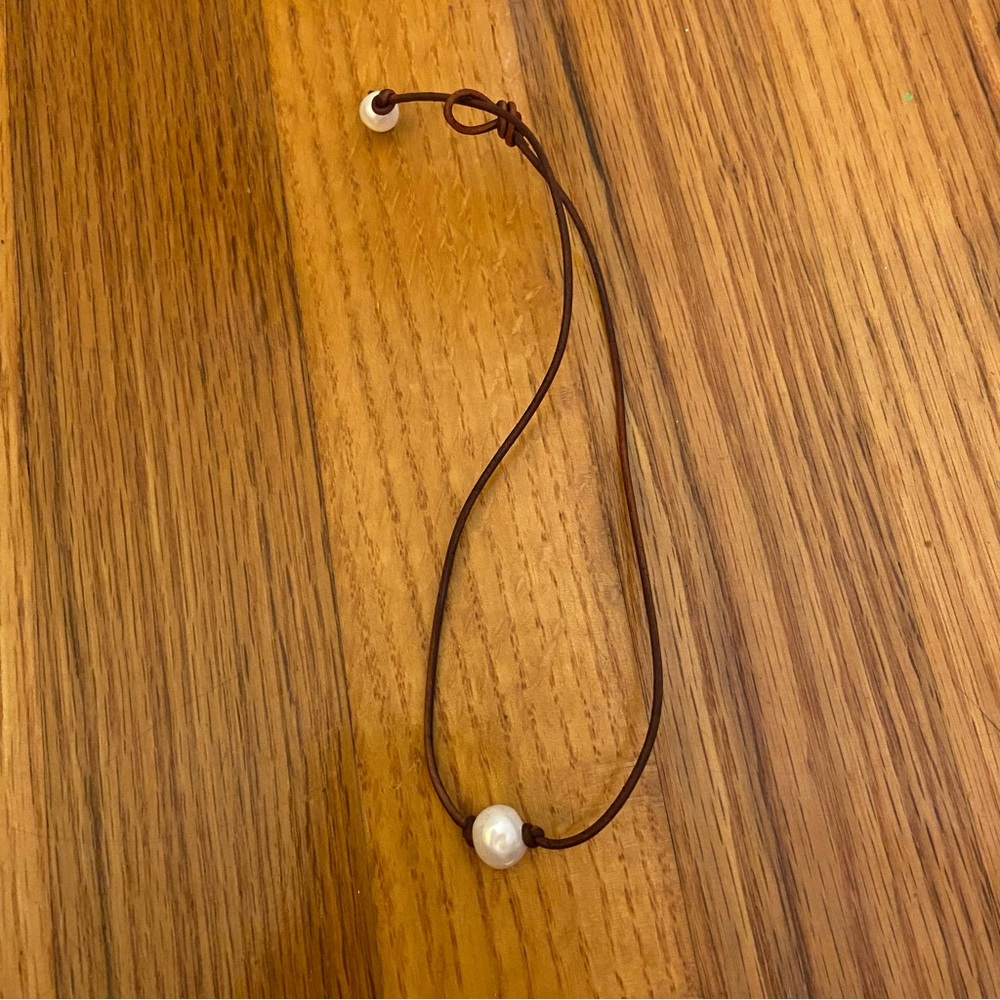 Pearl choker necklace